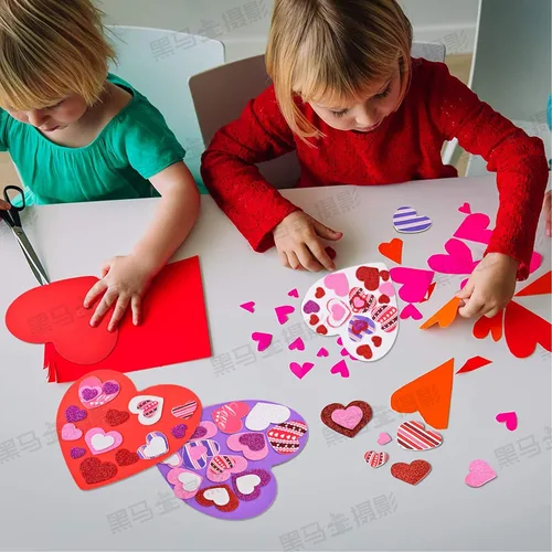 Miniatura 6 de El kit de 386 calcomanías de corazón de espuma de San Valentín incluye 370 calcomanías de corazón autoadhesivas con purpurina y 16 corazones