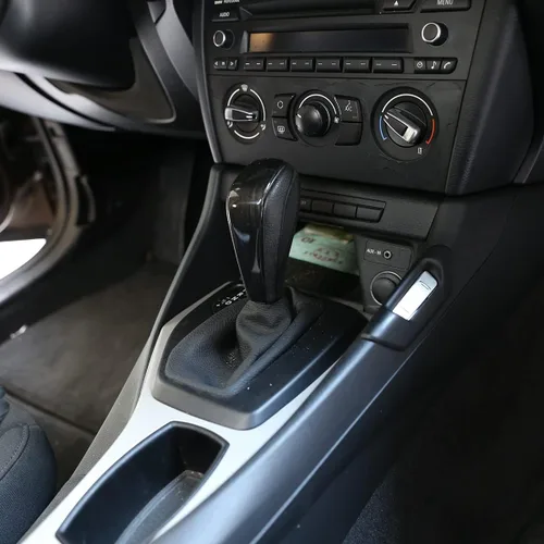 Miniatura 3 de YIWANG Cubierta de cabeza de cambio de marcha central de automóvil para BMW E48 E61 E64 E65 E85 E86 E53 E81 E82 E87 E90 E91 E92 E93 F01 E87 1 Series