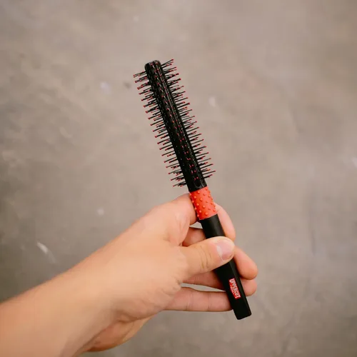 Miniatura 5 de Cepillo de pelo tupé Uppercut Deluxe con bolas pequeñas para hombre, Negro