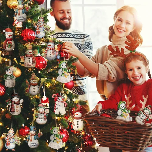 Miniatura 4 de Huwena 36 piezas de adornos de muñeco de nieve de Navidad para árbol, adornos de muñeco de nieve de Navidad, tallas de madera, adornos de árbol