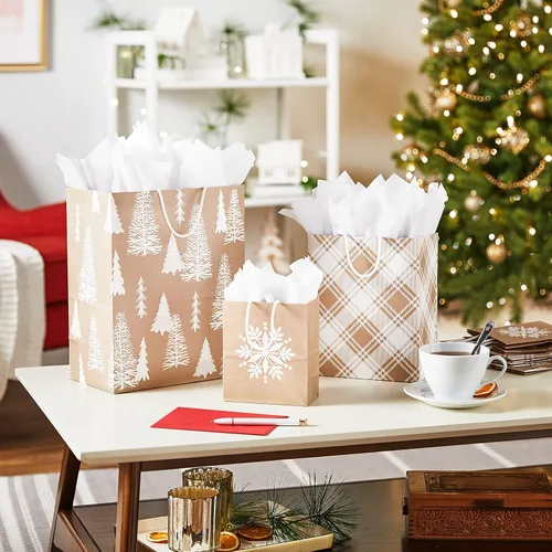 Miniatura 2 de Hallmark Surtido de bolsas de regalo de Navidad, papel kraft reciclable marrón con copo de nieve, cuadros y árboles