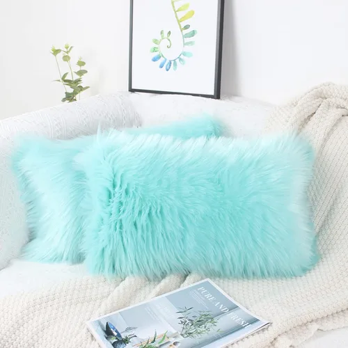Miniatura 26 de OYIMUA Juego de 2 fundas de almohada decorativas esponjosas de 18 x 18 pulgadas, fundas de almohada lujosas de piel sintética de granja