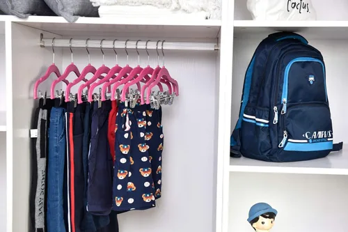 Miniatura 8 de Perchas de plástico de calidad para niños, no aterciopeladas, delgadas, compactas, con clips de metal, para faldas, pantalones, blusas, gancho Rosa
