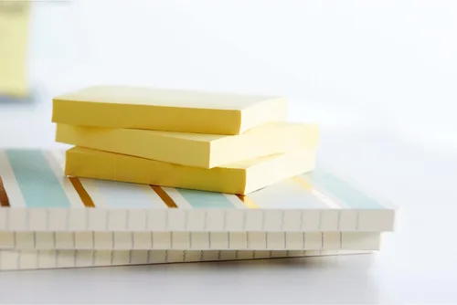 Miniatura 10 de Post-it Bloque de notas original, 3" x 3" 50 hojas por bloque, paquete de 4 color amarillo, Amarillo canario
