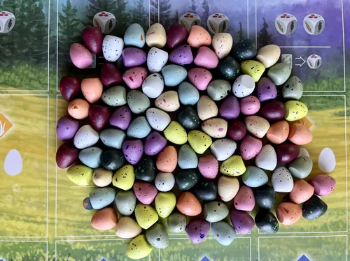 Miniatura 5 de Stonemaier Games: Wingspan Speckled Eggs Añadir a la envergadura (Juego base o Asia) Mejora tu jugabilidad de envergadura 100 huevos moteados