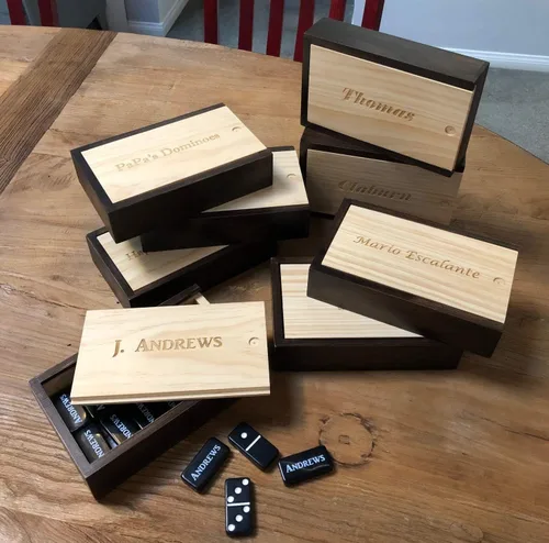 Miniatura 2 de WE Games Juego de dominó negro doble grabado personalizado de 6 en caja de madera Grabado de texto
