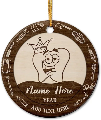 Miniatura 18 de Adorno de cerámica personalizado de asistente principal, adornos de Navidad del mejor asistente del mundo, texto personalizado, año y nombre de Papá