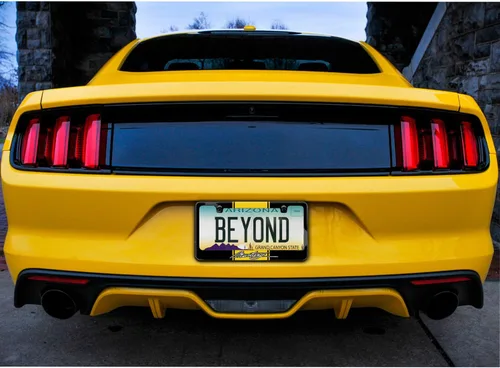 Miniatura 4 de iPick Image Hecho para Ford Mustang Script Amarillo Racing Stripe Marco de matrícula de metal negro