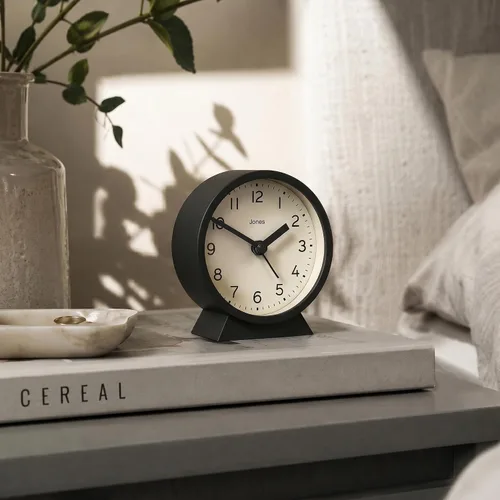 Miniatura 5 de JONES CLOCKS Mini reloj despertador Midnight Diseño contemporáneo Negro Elegante, compacto y funcional para mesita de noche, escritorio