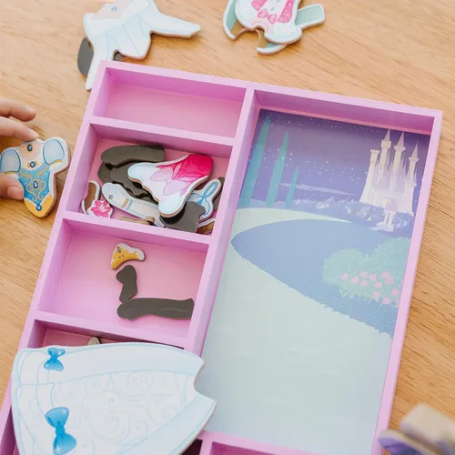 Miniatura 8 de Melissa & Doug juego de muñeca de madera y disfraz magnético de Cenicienta de Disney (+ de 30 unidades)
