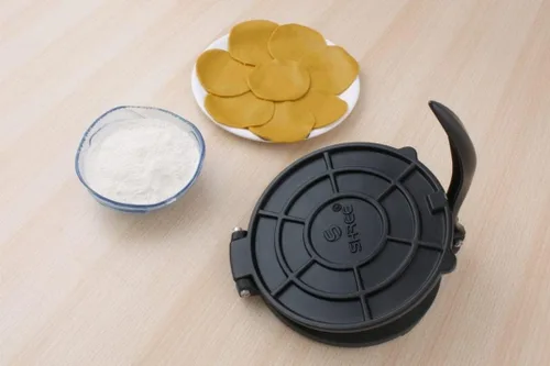 Miniatura 3 de Prensa de tortilla, Quesadilla / Roti Maker (6.5 pulgadas de diámetro) Máquina de prensa Puri de aluminio modelo pesado con asa, prensa manual Roti