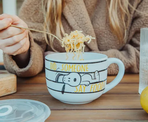 Miniatura 2 de Silver Buffalo Peanuts Snoopy and Woodstock Did Someone Say Food - Taza de cerámica para sopa con tapa de plástico ventilada, 24 onzas Maní