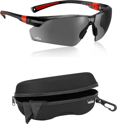NoCry Gafas de sol de seguridad con lentes envolventes teñidas de verde; brazos ajustables; protección UV 400; clasificación ANSI Z87.1 y estuche de