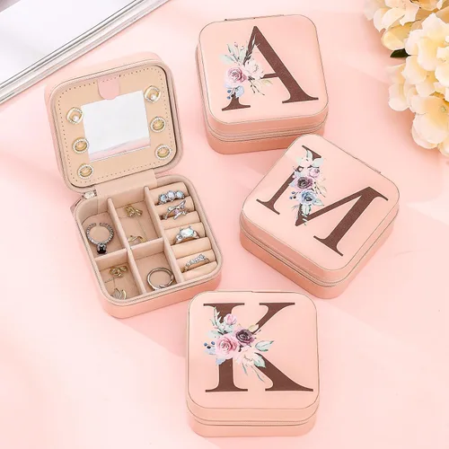 Miniatura 6 de Pequeño organizador de joyas de viaje, un mini joyero con inicial, estuche esencial de viaje para mujeres y niñas, joyero azul personalizado