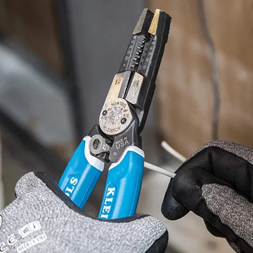 Miniatura 12 de Klein Tools K12065CR - Pelacables, cortador y herramienta engarzadora, fabricado en Estados Unidos, para cortar, pelar, engarzar y torcer