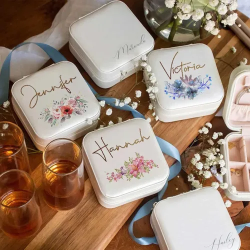 Miniatura 3 de DayOfShe Regalos de propuesta de dama de honor, caja de joyería de viaje personalizada, organizador de joyas pequeño de cuero para regalo de dama