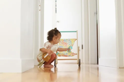 Miniatura 5 de LOVEVERY The Buddy Stroller Cochecito de muñeca de juguete de madera para juego de simulación, a partir de 12 meses