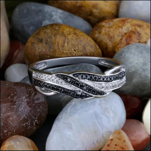 Miniatura 3 de Dazzlingrock Collection 0.15 Cttw Round Black & White Diamond Criss-Cross Swirl Ring for Her in 10K Solid Gold