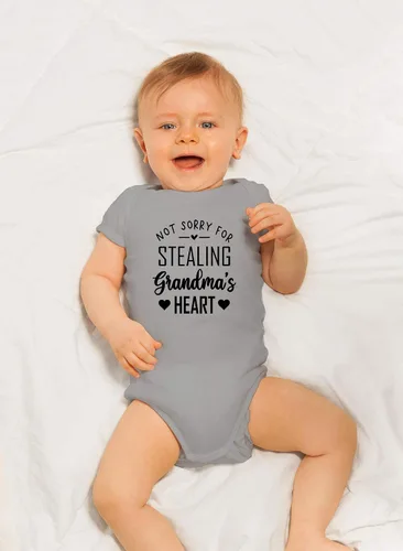 Miniatura 23 de CBTwear Not Sorry for Stealing Grandma's Heart – Ropa de bebé – Divertido body para recién nacido para niños y niñas