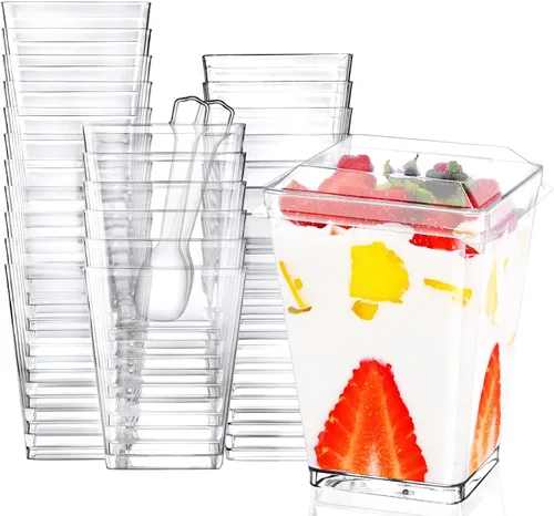 Eupako Paquete de 50 vasos cuadrados de plástico transparente de 5 onzas con tapas y cucharas, juego de vasos pequeños de plástico transparente, 50