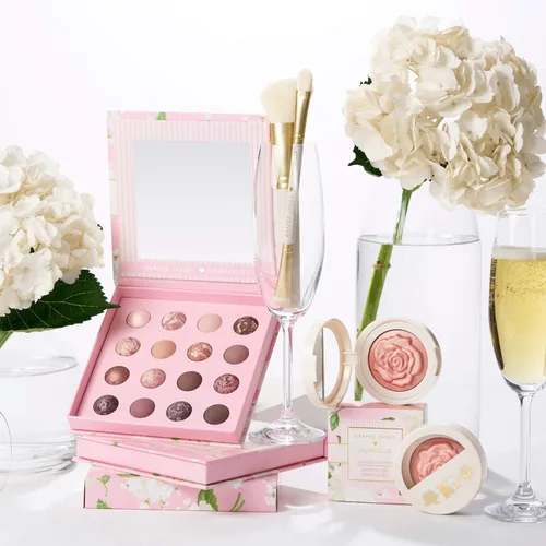 Miniatura 6 de LAURA GELLER NEW YORK Baked Blush-n-Brighten para piel madura - 00 In Bloom - El rubor en polvo no se asienta en líneas finas - Acabado natural