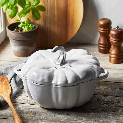 Miniatura 5 de STAUB Horno holandés de hierro fundido de 3.5 cuartos de galón de calabaza con perilla de acero inoxidable, fabricado en Francia, sirve 3-4, blanco