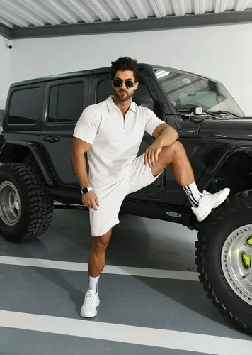 Miniatura 6 de KUYIGO Conjunto de camisa polo y pantalones cortos para hombre, trajes de verano a la moda, casual, de manga corta, traje de 2 piezas para hombre