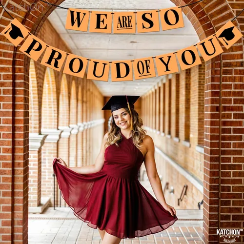 Miniatura 6 de KatchOn, Cartel con texto en inglés «We Are So Proud Of You» – Grande, 14 pies, No DIY Cartel de felicitaciones, decoraciones de graduación negro