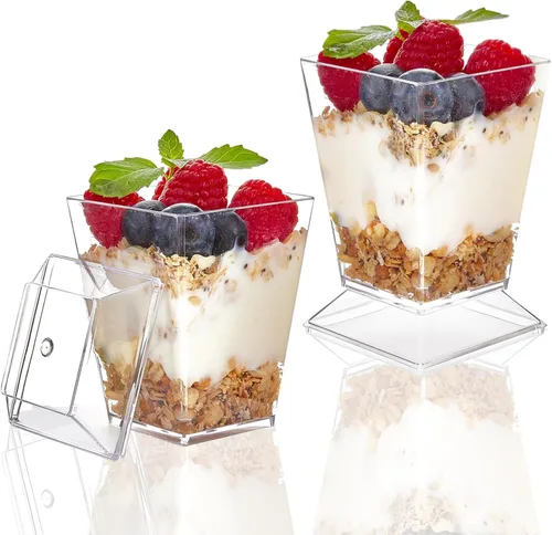 Miniatura 6 de TOFLEN Paquete de 50 tazas de postre de plástico de 5 onzas con tapas para fiestas, mini tazas cuadradas de postre con cucharas para yogur, parfait