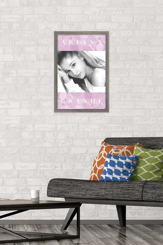 Miniatura 2 de Trends International Ariana Grande - Póster de pared floral, 14.725 x 22.375 pulgadas, versión enmarcada de madera de granero