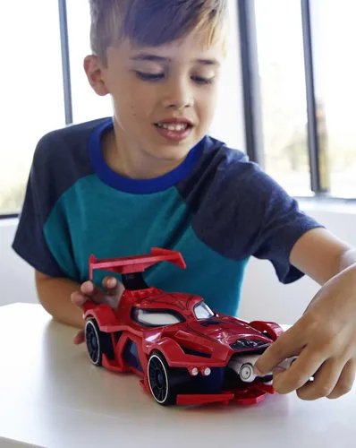 Miniatura 2 de Hot Wheels Marvel Spider-Man Lanzador de coche web con ojos activados por movimiento y coche de juguete de personaje a escala 1:64