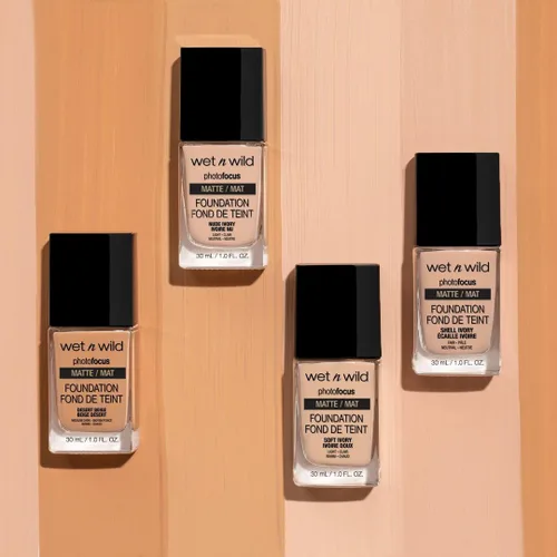 Miniatura 7 de wet n wild - Base líquida Photo Focus con acabado mate, color crema beige, vegana y libre de crueldad animal Beige crema