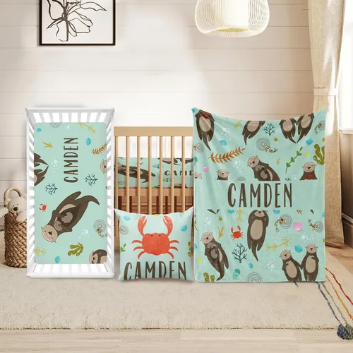 Miniatura 14 de Juego de ropa de cuna personalizado Duckbe - Diseño de oso con nombre personalizado para guardería de bebé, juego de 3 piezas - Manta suave