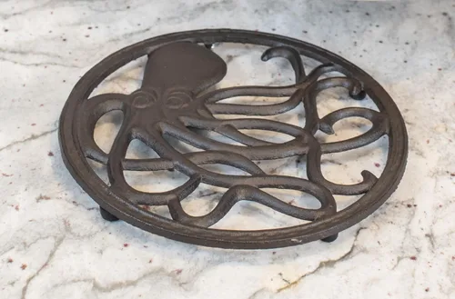 Miniatura 4 de GASARÉ, Salvamanteles de hierro fundido para platos calientes, ollas y sartenes, salvamanteles de metal, diseño de pulpo, tapas de patas de goma