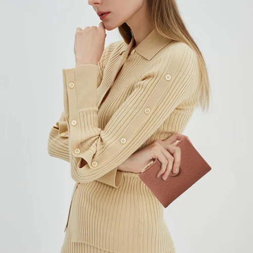 Miniatura 6 de FALAN MULE Cartera pequeña de cuero para mujer, con bloqueo RFID, tarjetero plegable con bolsillos dobles con cremallera, Marrón claro