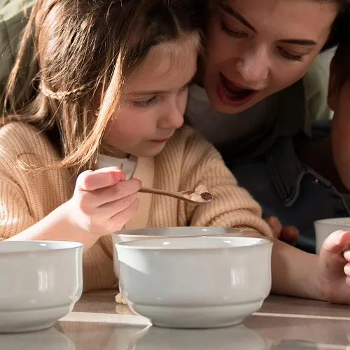 Miniatura 3 de YFWOOD Juego de 4 utensilios de madera natural para niños, tenedores y cucharas para niños, cubiertos seguros para niños pequeños, pulido a mano