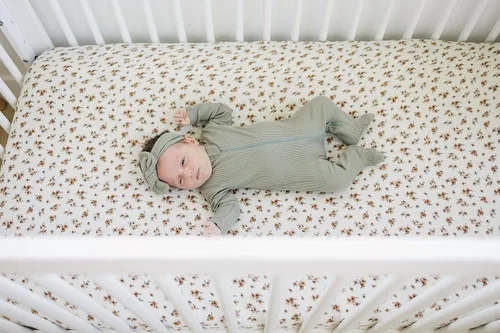 Miniatura 4 de Sábana de cuna de muselina Autumn Bloom de Mebie Baby, sábanas suaves y transpirables para bebés, ropa de cama moderna y neutral para cunas, sábana