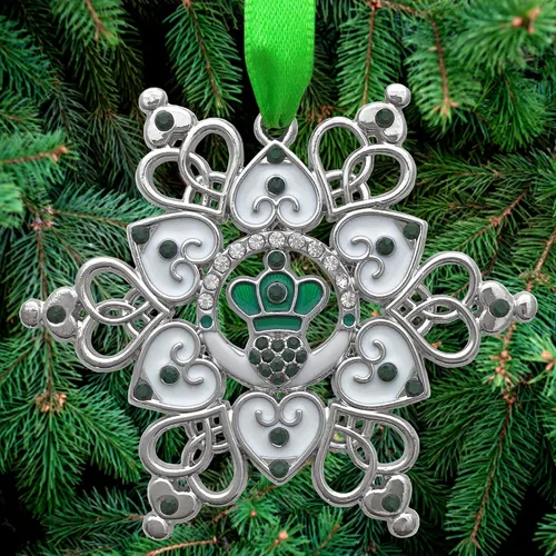 Miniatura 5 de Adorno de Navidad irlandés – Claddagh – Copo de nieve irlandés – Filigrana de metal y joyas – Bolsa de almacenamiento de regalo incluida mide 3 x 3