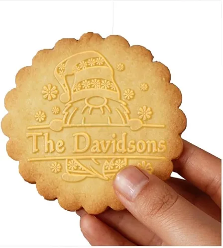 Miniatura 12 de Sello de galletas de Navidad personalizable 2025 con nombre de familia, sorpresa navideña para entusiastas de la repostería (diseño A)