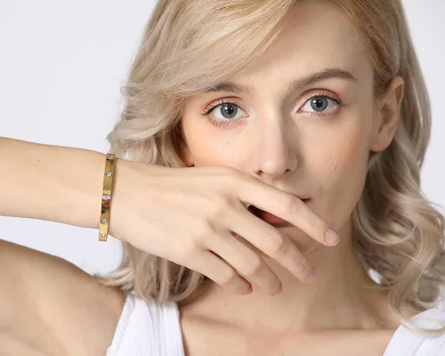 Miniatura 6 de A D. ALLEN & DANMI. AD Jewelry - Brazalete de acero inoxidable chapado en oro de 18 quilates para el amor