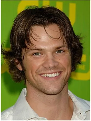 Jared Padalecki Fotografía Supernatural Gilmore Girls House of Wax Head Shot de 8 pulgadas x 10 pulgadas con fondo verde y amarillo