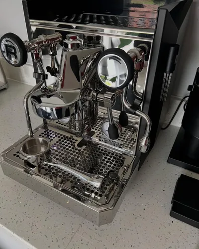 Miniatura 8 de CafeSing COD - Portafiltro espresso de 2.283 in, acero inoxidable, 180° horizontalmente plano, sin fondo, 2 orejas