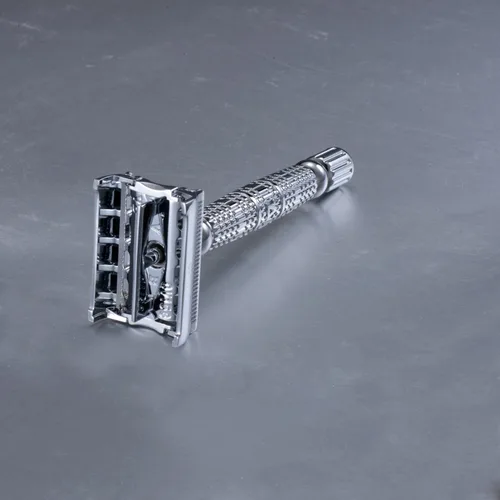Miniatura 5 de VIKINGS BLADE Maquinilla de afeitar de seguridad de doble filo para hombres + 5 cuchillas de acero suecas + estuche de lujo. Mango largo. Suave