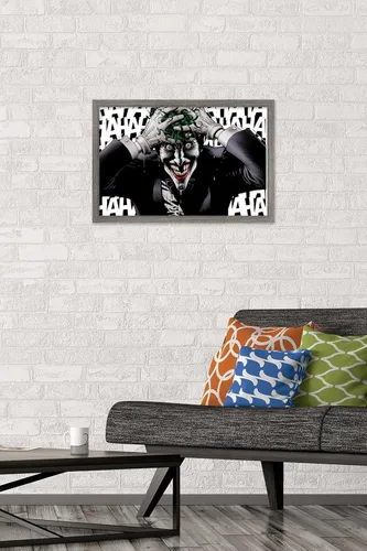Miniatura 2 de Trends International DC Comics The Joker - Póster de pared loco, 14.725 x 22.375 pulgadas, versión enmarcada de madera de granero
