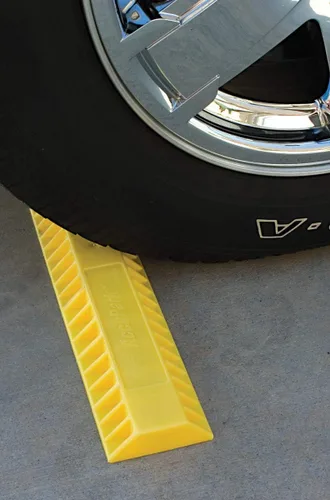 Miniatura 2 de Camco AccuPark Ayuda de Estacionamiento para Vehículos Cuenta con Diseño de Resina Resistente de Alta Visibilidad y Servicio Pesado Instalación