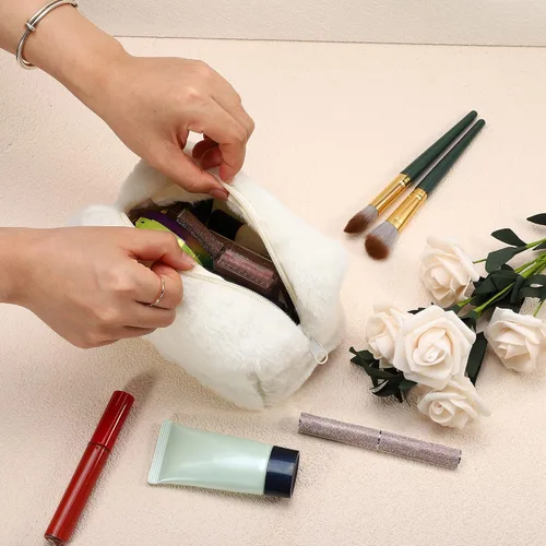 Miniatura 3 de VOCOSTE Pequeña bolsa de maquillaje de felpa, bolsa de cosméticos de belleza suave, bonita bolsa de aseo con cremallera de viaje, bolsa organizadora