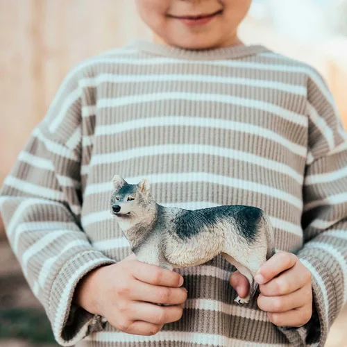Miniatura 4 de Safari Ltd. Figura de juguete de lobo gris, figura detallada de plástico de 4.8 pulgadas, divertido juguete educativo para niños, niñas y niños a
