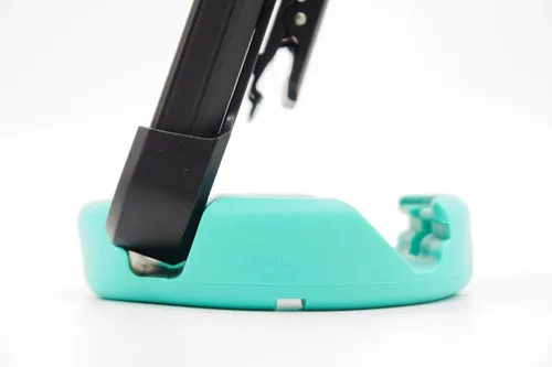 Miniatura 5 de GoDonut Plus+ - Soporte para teléfono inteligente y tableta, compatible con fundas Lager con acceso al puerto de carga, para uso en el trabajo