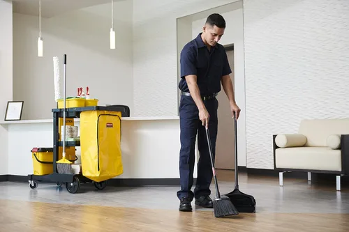 Miniatura 2 de Rubbermaid Commercial Executive Series™ Lobby Pro® - Pala para el polvo con mango largo, negro (FG253100BLA)