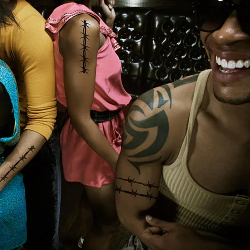 Miniatura 5 de Tatuajes de alambre de púas grandes de 9 hojas, variedad de tatuajes temporales de alambre de púas para hombres y mujeres, tatuajes falsos